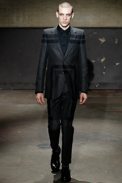 Look 10